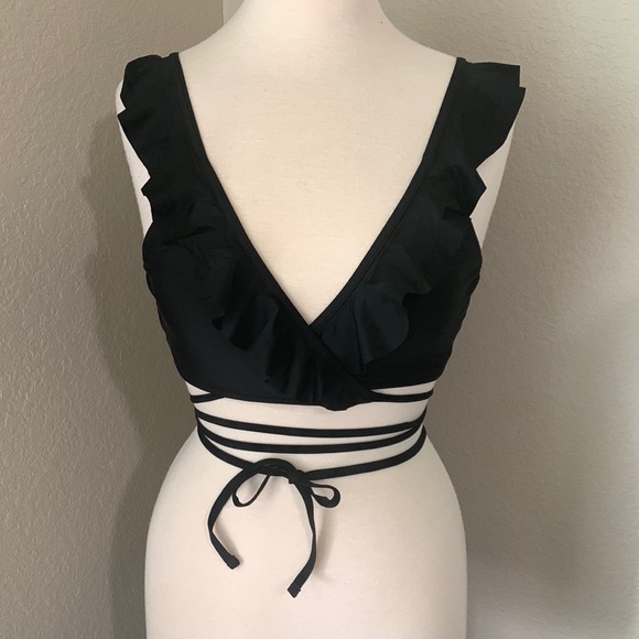 Cupshe Other - CUPSHE black ruffle bathing suit top